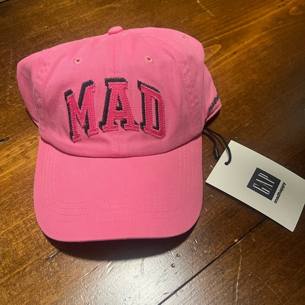 Madhappy gap hat